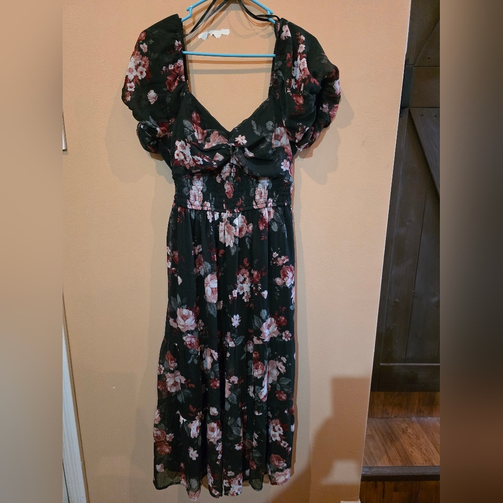 Trixxi Floral Puff-Sleeve Maxi Dress in Green and Rose Size L NWT